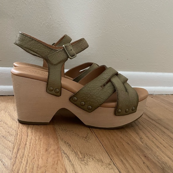Kork-Ease wedge/clog sandal EUC! - Picture 1 of 5